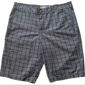 Men’s Vurt plaid shorts size 33